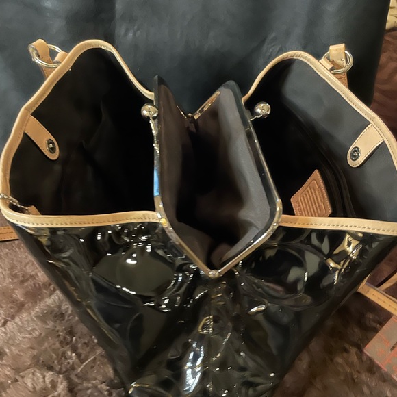 Vintage Authentic Coach Black Patent Leather Signature Shoulder Bag Purse F25487 - Picture 14 of 14